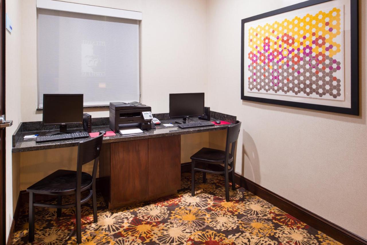Holiday Inn Express & Suites Pittsburg By Ihg Exterior photo