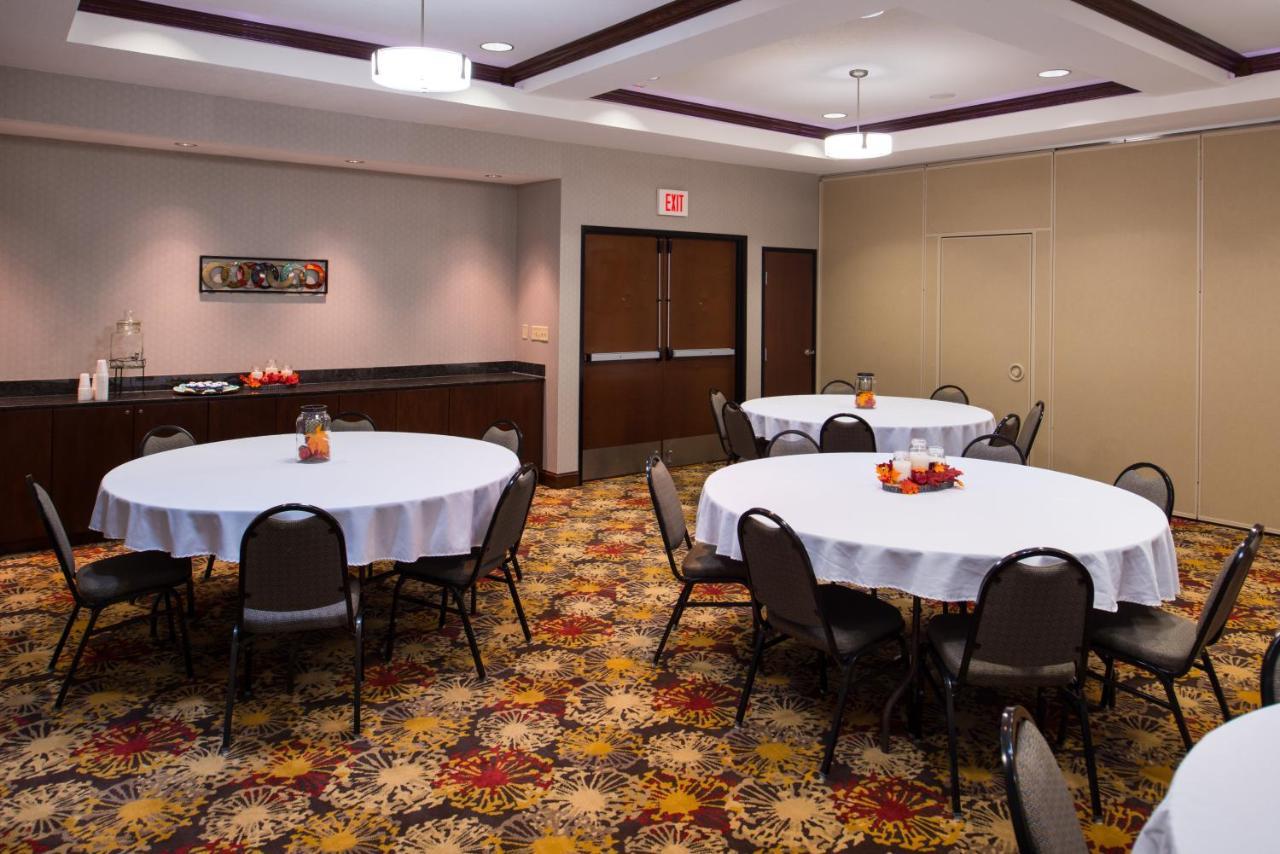 Holiday Inn Express & Suites Pittsburg By Ihg Exterior photo