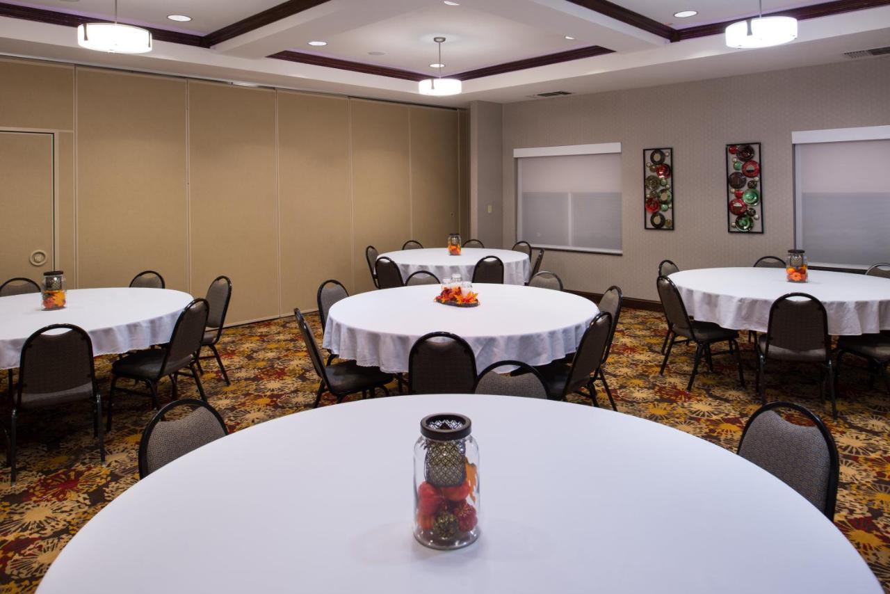 Holiday Inn Express & Suites Pittsburg By Ihg Exterior photo