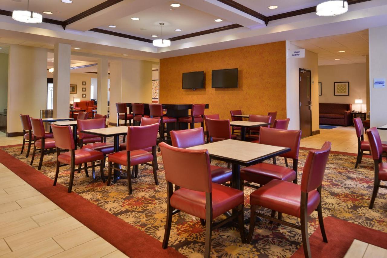 Holiday Inn Express & Suites Pittsburg By Ihg Exterior photo