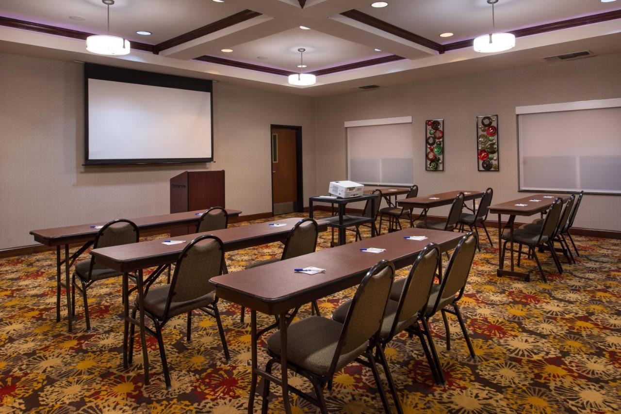 Holiday Inn Express & Suites Pittsburg By Ihg Exterior photo