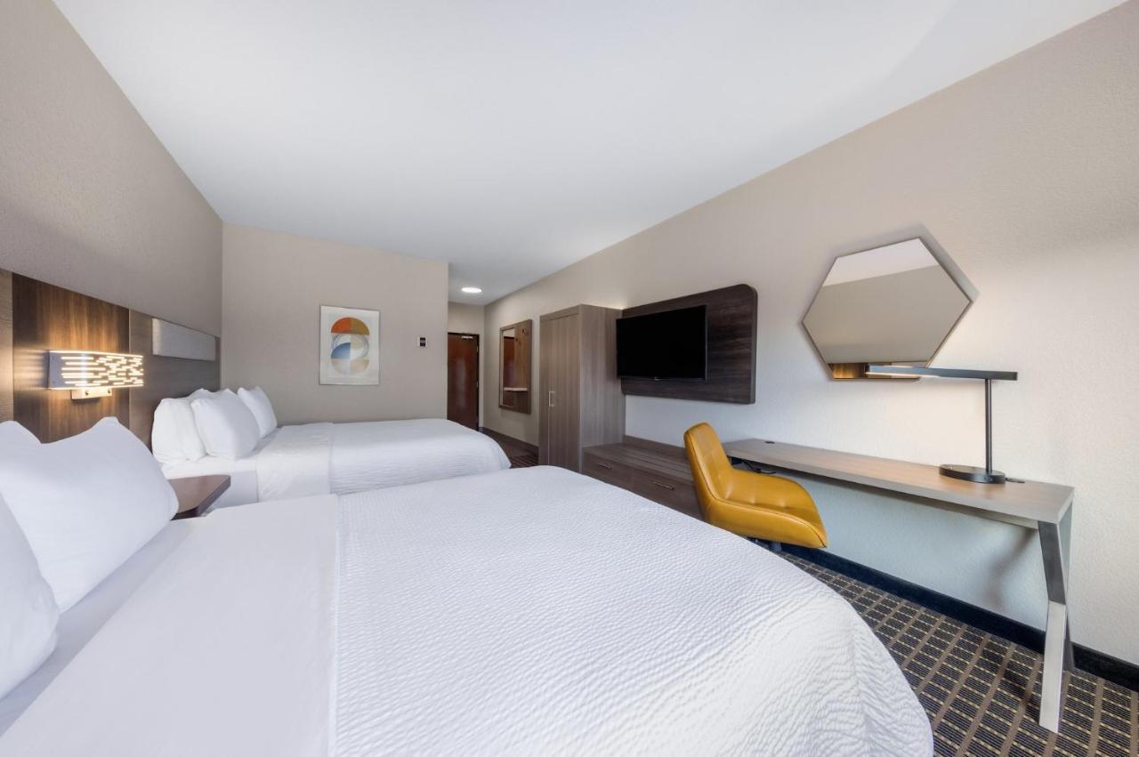 Holiday Inn Express & Suites Pittsburg By Ihg Exterior photo