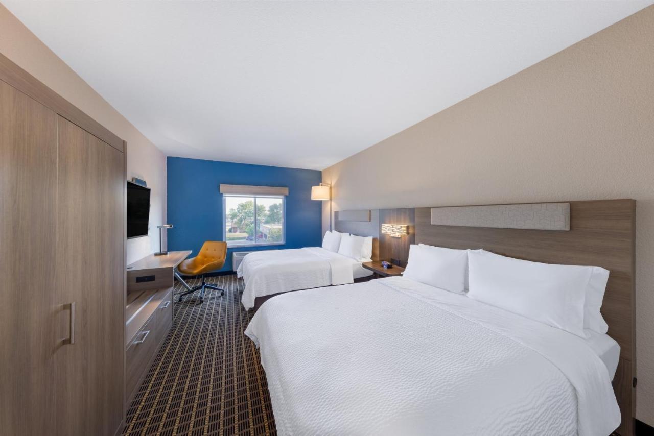 Holiday Inn Express & Suites Pittsburg By Ihg Exterior photo