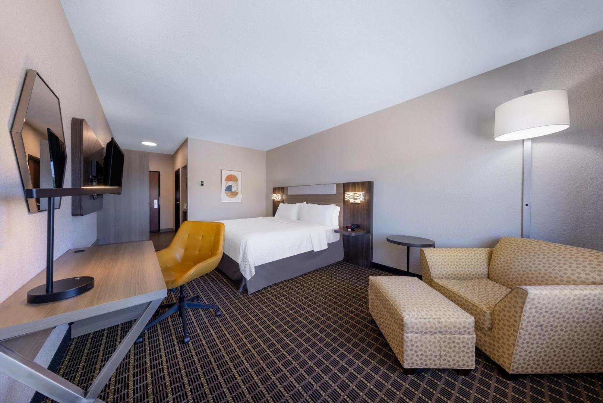 Holiday Inn Express & Suites Pittsburg By Ihg Exterior photo