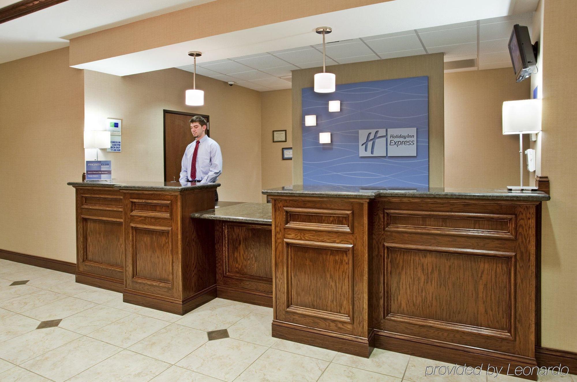 Holiday Inn Express & Suites Pittsburg By Ihg Exterior photo