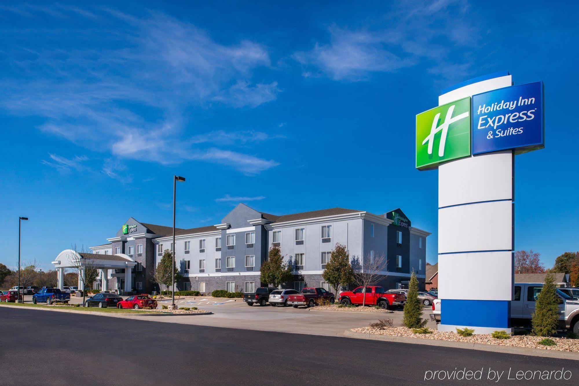 Holiday Inn Express & Suites Pittsburg By Ihg Exterior photo