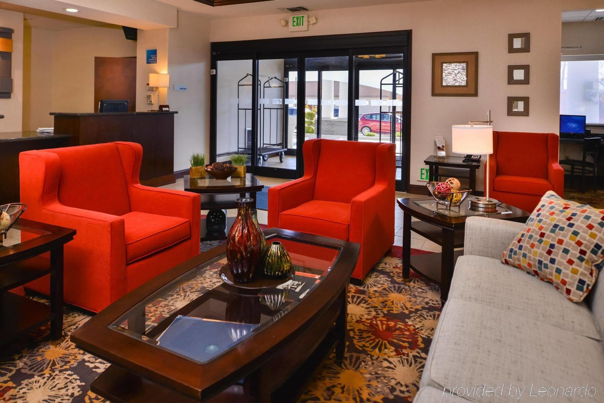 Holiday Inn Express & Suites Pittsburg By Ihg Exterior photo