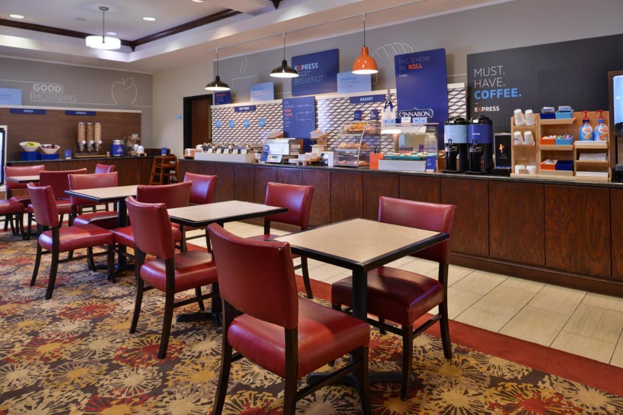 Holiday Inn Express & Suites Pittsburg By Ihg Exterior photo