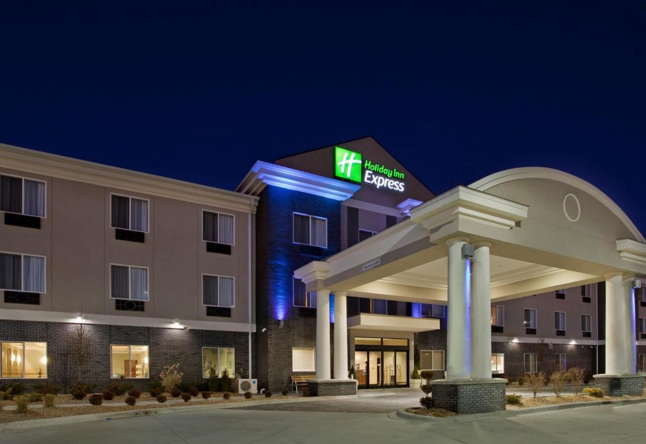 Holiday Inn Express & Suites Pittsburg By Ihg Exterior photo