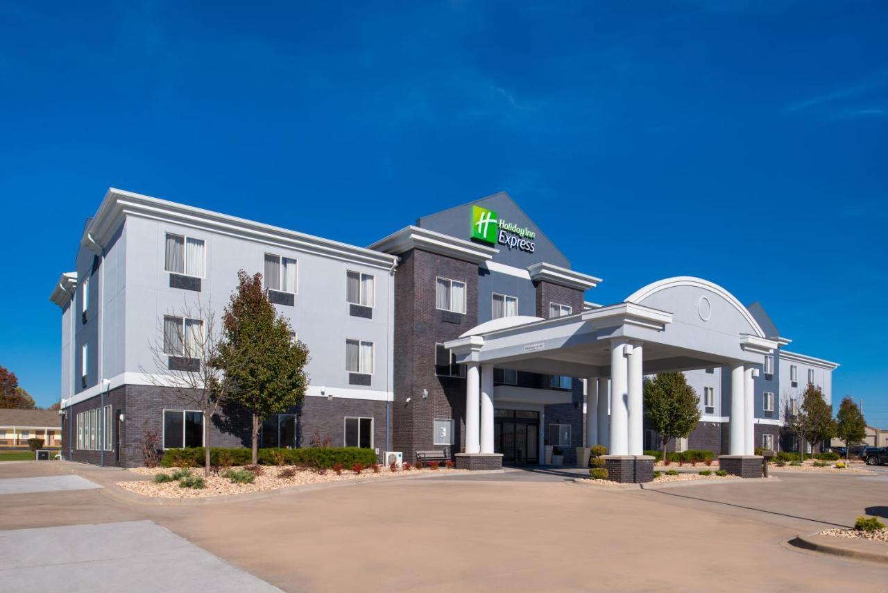 Holiday Inn Express & Suites Pittsburg By Ihg Exterior photo